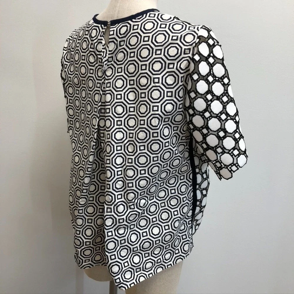Tory Burch Blouse Shirt Womens 4 Black White Geometric Short Sleeve Eyelet